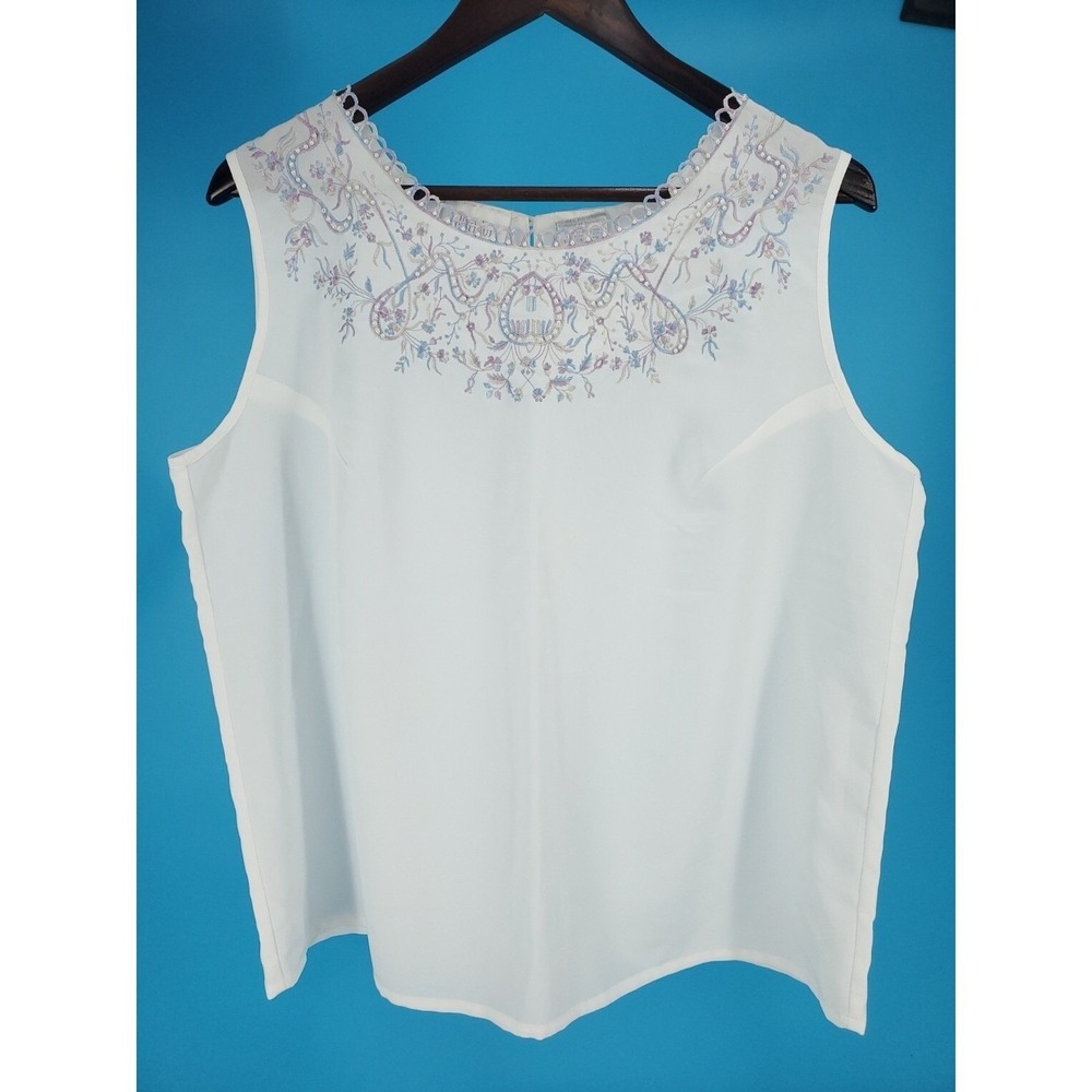 Blair Boutique White Embroidered Floral Pearl Sleeveless Shell Blouse Large L